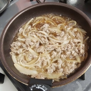 牛すじ肉と白ネギの煮込み